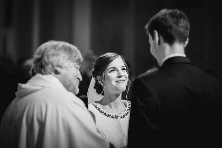 fotografia slubna, fotografia slubna krakow, zdjecia slubne krakow, fotograf slubny krakow, fotograf na wesele krakow, slub w kosciele na podgorzu, slub w kosciele sw jozefa krakow, wesele w hiltonie w krakowie, wesele w hotelu hilton garden inn krakow, zdjecia slubne bielsko, fotograf slubny bielsko, www.magiaobrazu.com, zdjecia slubne bielsko, fotografia slubna slask, fotograf cieszyn, zdjecia slubne cieszyn