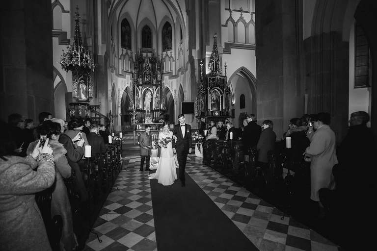 fotografia slubna, fotografia slubna krakow, zdjecia slubne krakow, fotograf slubny krakow, fotograf na wesele krakow, slub w kosciele na podgorzu, slub w kosciele sw jozefa krakow, wesele w hiltonie w krakowie, wesele w hotelu hilton garden inn krakow, zdjecia slubne bielsko, fotograf slubny bielsko, www.magiaobrazu.com, zdjecia slubne bielsko, fotografia slubna slask, fotograf cieszyn, zdjecia slubne cieszyn