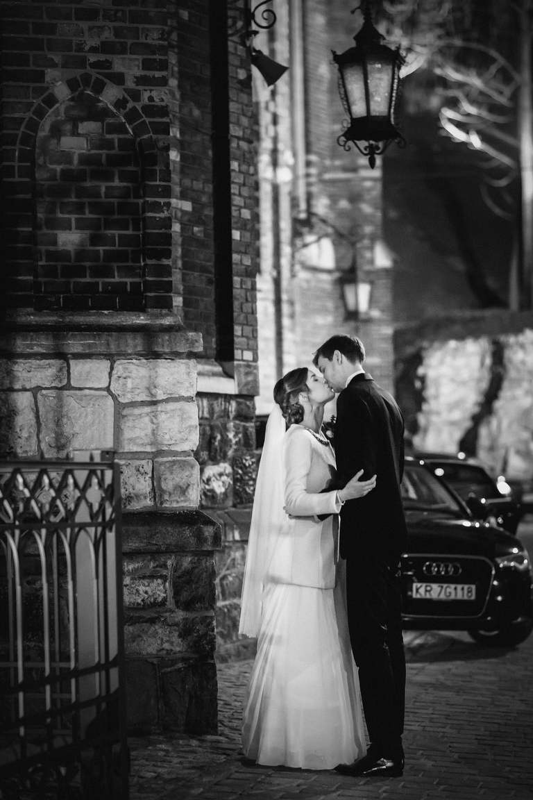 fotografia slubna, fotografia slubna krakow, zdjecia slubne krakow, fotograf slubny krakow, fotograf na wesele krakow, slub w kosciele na podgorzu, slub w kosciele sw jozefa krakow, wesele w hiltonie w krakowie, wesele w hotelu hilton garden inn krakow, zdjecia slubne bielsko, fotograf slubny bielsko, www.magiaobrazu.com, zdjecia slubne bielsko, fotografia slubna slask, fotograf cieszyn, zdjecia slubne cieszyn