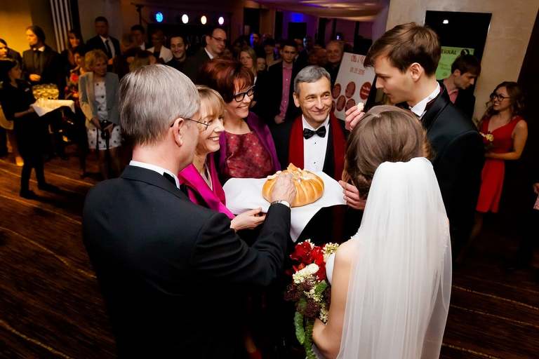 fotografia slubna, fotografia slubna krakow, zdjecia slubne krakow, fotograf slubny krakow, fotograf na wesele krakow, slub w kosciele na podgorzu, slub w kosciele sw jozefa krakow, wesele w hiltonie w krakowie, wesele w hotelu hilton garden inn krakow, zdjecia slubne bielsko, fotograf slubny bielsko, www.magiaobrazu.com, zdjecia slubne bielsko, fotografia slubna slask, fotograf cieszyn, zdjecia slubne cieszyn