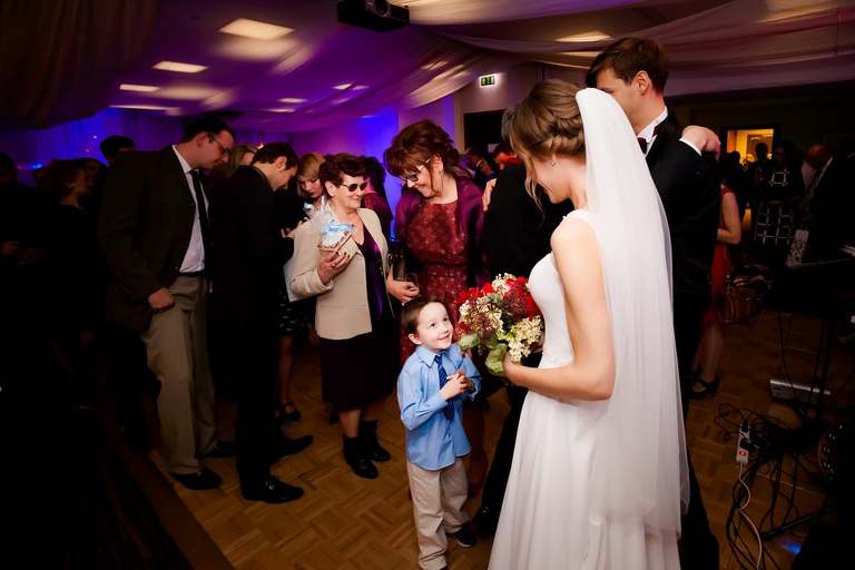 fotografia slubna, fotografia slubna krakow, zdjecia slubne krakow, fotograf slubny krakow, fotograf na wesele krakow, slub w kosciele na podgorzu, slub w kosciele sw jozefa krakow, wesele w hiltonie w krakowie, wesele w hotelu hilton garden inn krakow, zdjecia slubne bielsko, fotograf slubny bielsko, www.magiaobrazu.com, zdjecia slubne bielsko, fotografia slubna slask, fotograf cieszyn, zdjecia slubne cieszyn