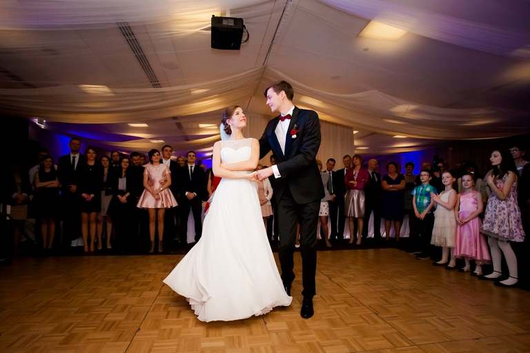 fotografia slubna, fotografia slubna krakow, zdjecia slubne krakow, fotograf slubny krakow, fotograf na wesele krakow, slub w kosciele na podgorzu, slub w kosciele sw jozefa krakow, wesele w hiltonie w krakowie, wesele w hotelu hilton garden inn krakow, zdjecia slubne bielsko, fotograf slubny bielsko, www.magiaobrazu.com, zdjecia slubne bielsko, fotografia slubna slask, fotograf cieszyn, zdjecia slubne cieszyn