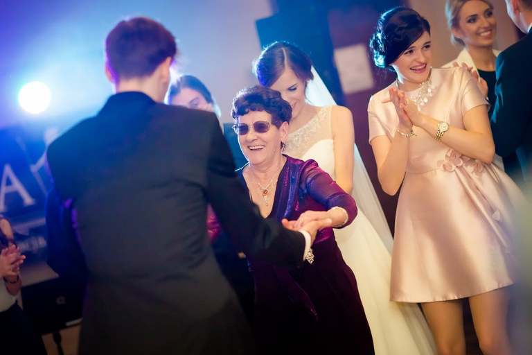 fotografia slubna, fotografia slubna krakow, zdjecia slubne krakow, fotograf slubny krakow, fotograf na wesele krakow, slub w kosciele na podgorzu, slub w kosciele sw jozefa krakow, wesele w hiltonie w krakowie, wesele w hotelu hilton garden inn krakow, zdjecia slubne bielsko, fotograf slubny bielsko, www.magiaobrazu.com, zdjecia slubne bielsko, fotografia slubna slask, fotograf cieszyn, zdjecia slubne cieszyn