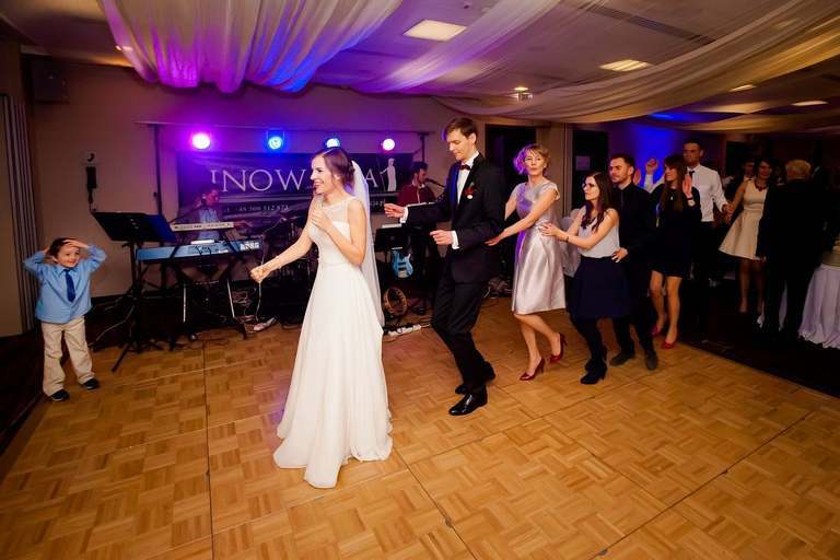 fotografia slubna, fotografia slubna krakow, zdjecia slubne krakow, fotograf slubny krakow, fotograf na wesele krakow, slub w kosciele na podgorzu, slub w kosciele sw jozefa krakow, wesele w hiltonie w krakowie, wesele w hotelu hilton garden inn krakow, zdjecia slubne bielsko, fotograf slubny bielsko, www.magiaobrazu.com, zdjecia slubne bielsko, fotografia slubna slask, fotograf cieszyn, zdjecia slubne cieszyn