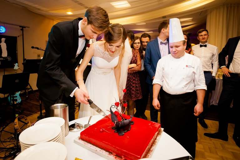 fotografia slubna, fotografia slubna krakow, zdjecia slubne krakow, fotograf slubny krakow, fotograf na wesele krakow, slub w kosciele na podgorzu, slub w kosciele sw jozefa krakow, wesele w hiltonie w krakowie, wesele w hotelu hilton garden inn krakow, zdjecia slubne bielsko, fotograf slubny bielsko, www.magiaobrazu.com, zdjecia slubne bielsko, fotografia slubna slask, fotograf cieszyn, zdjecia slubne cieszyn