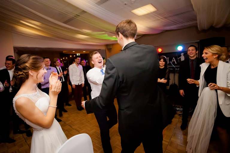 fotografia slubna, fotografia slubna krakow, zdjecia slubne krakow, fotograf slubny krakow, fotograf na wesele krakow, slub w kosciele na podgorzu, slub w kosciele sw jozefa krakow, wesele w hiltonie w krakowie, wesele w hotelu hilton garden inn krakow, zdjecia slubne bielsko, fotograf slubny bielsko, www.magiaobrazu.com, zdjecia slubne bielsko, fotografia slubna slask, fotograf cieszyn, zdjecia slubne cieszyn