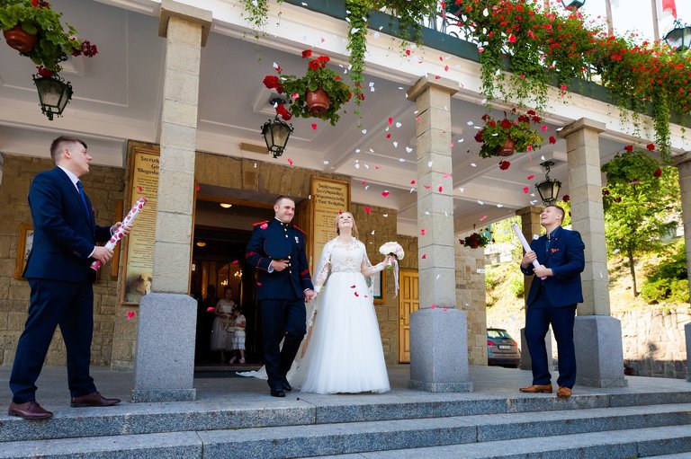 fotografia slubna szczyrk, zdjecia slubne szczyrk, slub w kosciele na gorce w szczyrku, wesele w hotelu alpin szczyrk, hotel alpin szczyrk, kosciol na gorce szczyrk, wesele w alpinie, fotograf slubny zakopane, zdjecia slubne zakopane, fotografia slubna zakopane, zdjecia slubne bielsko, fotograf slubny bielsko, fotografia slubna cieszyn, www.magiaobrazu.com, zdjecia slubne bielsko, fotografia slubna slask, zdjecia slubne zywiec, zdjecia slubne cieszyn, dwoch fotografow na slub, zdjecia slubne slask,