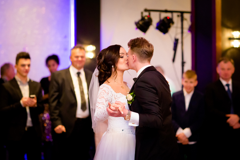 slub w kosciele w Pielgrzomowicach, kosciol Pielgrzymowice, wesele kompleks Dabrowka w Jastrzebiu, wesele w dabrowce jatrzebie, fotografia slubna jastrzebie, zdjecia slubne jastrzebie, fotograf slubny jastrzebie, fotografia slubna slask, fotografia slubna katowice, zdjecia slubne katowice, fotograf slubny katowice, zdjecia slubne bielsko, dwoch fotografow na slub, fotografia slubna krakow, zdjecia slubne skoczow, fotografia slubna skoczow, fotograf slubny skoczow