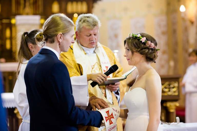 fotografia slubna bielsko, zdjecia slubne cieszyn, fotografia slubna cieszyn, fotografia slubna slask, slub w kościele w Grodzcu, wesele w Goscincu Szumnym w Jaworzu Nalezu, Gosciniec Szumny Jaworze Naleze, wesele w karczmie, , fotografia slubna katowice, zdjecia slubne katowice, fotograf slubny katowice, zdjecia slubne bielsko, fotograf slubny bielsko, zdjecia slubne slask, dwoch fotografow na slub, fotografia slubna krakow,