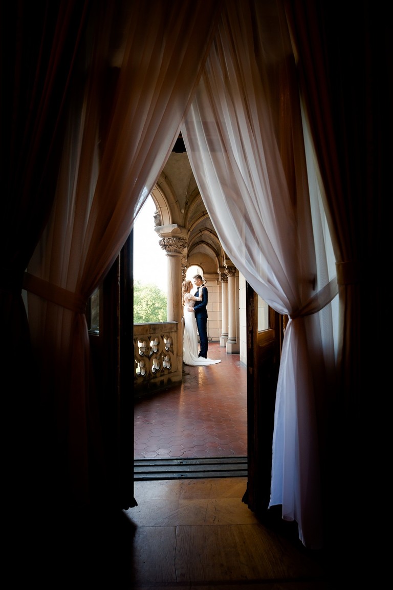 sesja slubna w Mosznej, plener slubny Moszna, sesja slubna na zamku, plener slubny w palacu, www.magiaobrazu.com, fotografia ślubna w Mosznej, plener ślubny w Krakowie, fotograf ślubny Kraków, fotografowie ślubni, fotograf małopolska, sesja plenerowa, klimatyczna sesja ślubna, plener w Mosznej, Zamek w Mosznej, oryginalna sesja slubna, fotograf slubny slask, sesja slubna slask, zdjecia slubne opolskie, www.magiaobrazu.com, fotografia ślubna, plener ślubny na zamku, fotograf ślubny Kraków, palac w mosznej, fotografowie ślubni, fotograf małopolska, sesja plenerowa, klimatyczna sesja ślubna