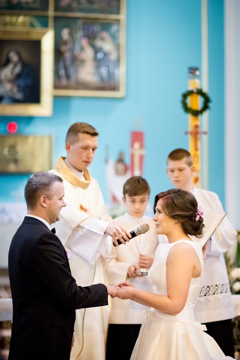 fotografia slubna slask, fotografia slubna zory, zdjecia slubne zory, fotograf slubny zory, zdjecia slubne piekary, fotografia slubna piekary, zdjecia slubne bielsko, wesele w rezydencji luxury piekary, fotograf slubny bielsko, hotel rezydencja luxury piekary, zdjecia slubne slask, Kościół Św. Ap. Filipa i Jakuba, wesele w hotelu w piekarach, zdjecia slubne katowice, dwoch fotografow na slub, fotografia slubna krakow, fotograf slubny katowice