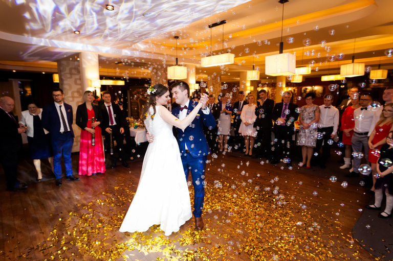 fotografia slubna bielsko, zdjecia slubne bielsko, fotograf slubny slask, zdjecia slubne slask, slub w kosciele w kobiorze, wesele pszczyna, wesele styl 70, hotel styl 70 pszczyna, fotografia slubna zory, zdjecia slubne zory, fotografia slubna katowice, zdjecia slubne katowice, zdjecia slubne zywiec, fotografia slubna, zdjecia slubne bielsko, fotograf slubny bielsko, fotograf slubny cieszyn, fotografia slubna cieszyn, www.magiaobrazu.com, zdjecia slubne czechowice, fotografia slubna slask, zdjecia slubne zywiec, zdjecia slubne cieszyn, dwoch fotografow na slub,