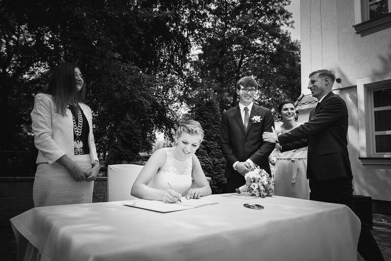 slub w plenerze slask, plenerowy slub slask, fotografia slubna czeladz, zdjecia slubne czeladz, fotograf slubny slask, zdjecia slubne katowice, slub w hotelu pod filarami czeladz, fotografia slubna slask, zdjecia slubne bielsko, fotografia slubna katowice, fotograf slubny bielsko, zdjecia slubne slask, fotografia slubna slask, zdjecia slubne slask, fotografia slubna zywiec, zdjecia slubne zywiec, zdjecia slubne czeladz, slub w plenerze na slasku, dwoch fotografow na slub, fotografia slubna krakow, hotel korona rybnik