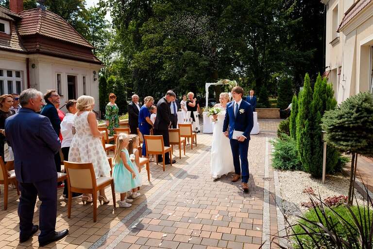 slub w plenerze slask, plenerowy slub slask, fotografia slubna czeladz, zdjecia slubne czeladz, fotograf slubny slask, zdjecia slubne katowice, slub w hotelu pod filarami czeladz, fotografia slubna slask, zdjecia slubne bielsko, fotografia slubna katowice, fotograf slubny bielsko, zdjecia slubne slask, fotografia slubna slask, zdjecia slubne slask, fotografia slubna zywiec, zdjecia slubne zywiec, zdjecia slubne czeladz, slub w plenerze na slasku, dwoch fotografow na slub, fotografia slubna krakow, hotel korona rybnik