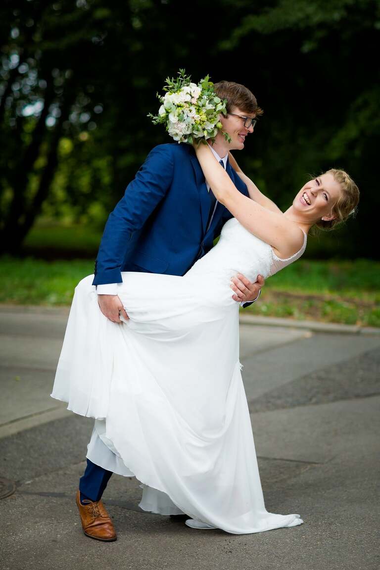 slub w plenerze slask, plenerowy slub slask, fotografia slubna czeladz, zdjecia slubne czeladz, fotograf slubny slask, zdjecia slubne katowice, slub w hotelu pod filarami czeladz, fotografia slubna slask, zdjecia slubne bielsko, fotografia slubna katowice, fotograf slubny bielsko, zdjecia slubne slask, fotografia slubna slask, zdjecia slubne slask, fotografia slubna zywiec, zdjecia slubne zywiec, zdjecia slubne czeladz, slub w plenerze na slasku, dwoch fotografow na slub, fotografia slubna krakow, hotel korona rybnik