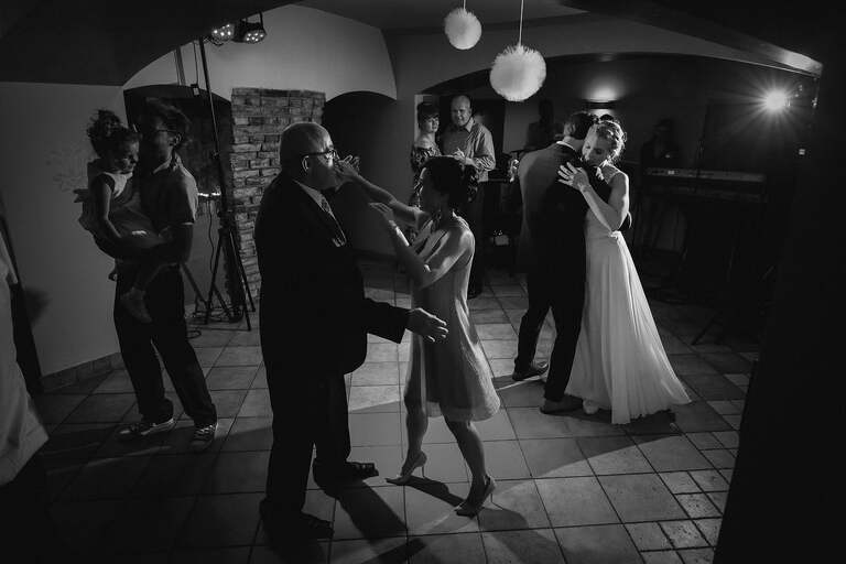 slub w plenerze slask, plenerowy slub slask, fotografia slubna czeladz, zdjecia slubne czeladz, fotograf slubny slask, zdjecia slubne katowice, slub w hotelu pod filarami czeladz, fotografia slubna slask, zdjecia slubne bielsko, fotografia slubna katowice, fotograf slubny bielsko, zdjecia slubne slask, fotografia slubna slask, zdjecia slubne slask, fotografia slubna zywiec, zdjecia slubne zywiec, zdjecia slubne czeladz, slub w plenerze na slasku, dwoch fotografow na slub, fotografia slubna krakow, hotel korona rybnik