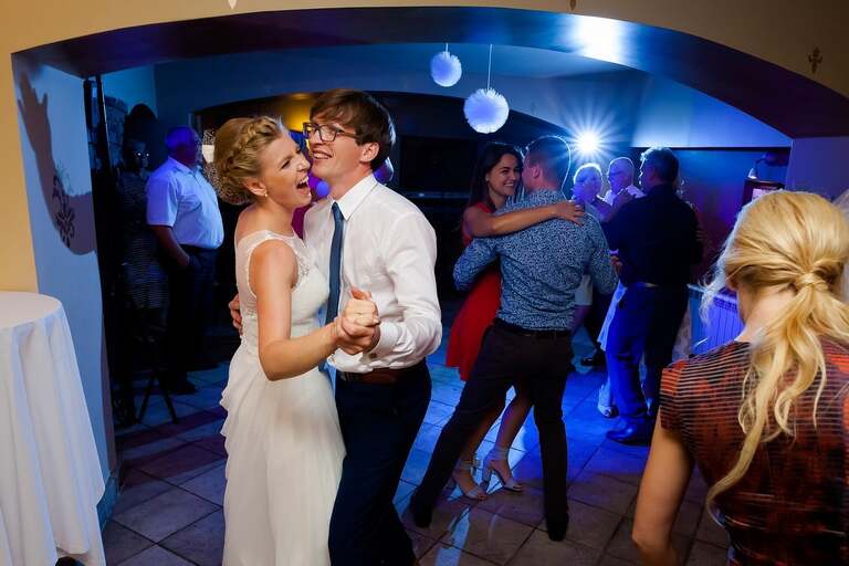 slub w plenerze slask, plenerowy slub slask, fotografia slubna czeladz, zdjecia slubne czeladz, fotograf slubny slask, zdjecia slubne katowice, slub w hotelu pod filarami czeladz, fotografia slubna slask, zdjecia slubne bielsko, fotografia slubna katowice, fotograf slubny bielsko, zdjecia slubne slask, fotografia slubna slask, zdjecia slubne slask, fotografia slubna zywiec, zdjecia slubne zywiec, zdjecia slubne czeladz, slub w plenerze na slasku, dwoch fotografow na slub, fotografia slubna krakow, hotel korona rybnik