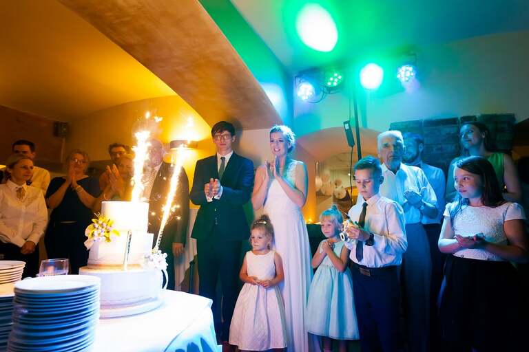 slub w plenerze slask, plenerowy slub slask, fotografia slubna czeladz, zdjecia slubne czeladz, fotograf slubny slask, zdjecia slubne katowice, slub w hotelu pod filarami czeladz, fotografia slubna slask, zdjecia slubne bielsko, fotografia slubna katowice, fotograf slubny bielsko, zdjecia slubne slask, fotografia slubna slask, zdjecia slubne slask, fotografia slubna zywiec, zdjecia slubne zywiec, zdjecia slubne czeladz, slub w plenerze na slasku, dwoch fotografow na slub, fotografia slubna krakow, hotel korona rybnik