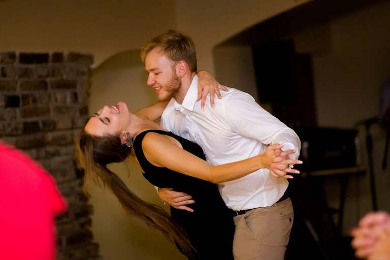 slub w plenerze slask, plenerowy slub slask, fotografia slubna czeladz, zdjecia slubne czeladz, fotograf slubny slask, zdjecia slubne katowice, slub w hotelu pod filarami czeladz, fotografia slubna slask, zdjecia slubne bielsko, fotografia slubna katowice, fotograf slubny bielsko, zdjecia slubne slask, fotografia slubna slask, zdjecia slubne slask, fotografia slubna zywiec, zdjecia slubne zywiec, zdjecia slubne czeladz, slub w plenerze na slasku, dwoch fotografow na slub, fotografia slubna krakow, hotel korona rybnik