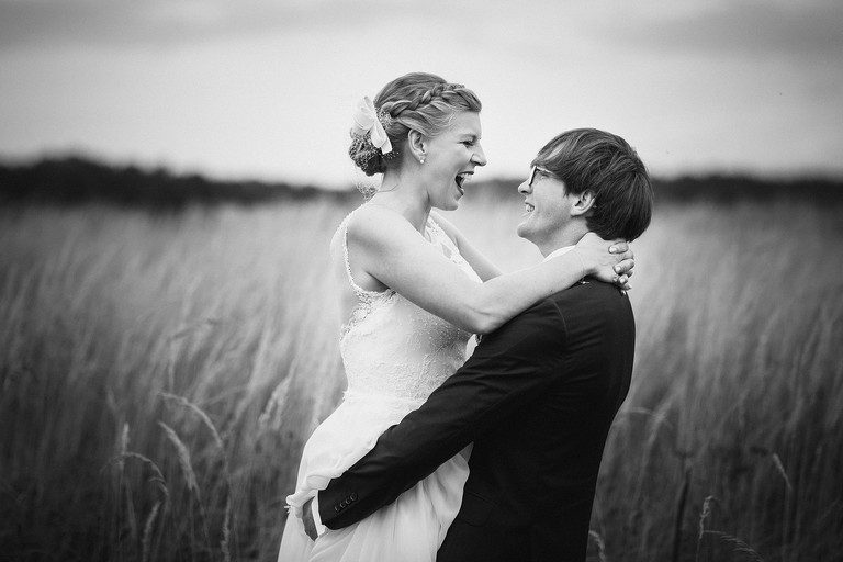 zdjecia slubne zywiec, romantyczny plener slubny, fotograf slubny bielsko, fotograf slubny bielsko, plener slubny w lesie slask, sesja slubna w lesie slask, plener slubny las slask, sesja slubna nad jeziorem slask, fotografia slubna slask, zdjecia slubne slask, fotografia slubna katowice, zdjecia slubne katowice, romantyczna sesja slubna slask, zdjecia slubne bielsko, fotografia slubna bielsko, oryginalny plener slubny, oryginalna sesja slubna, www.magiaobrazu.com, Anna i Jacek Bieniek,