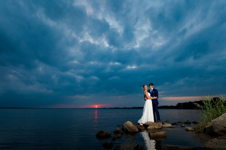 zdjecia slubne zywiec, romantyczny plener slubny, fotograf slubny bielsko, fotograf slubny bielsko, plener slubny w lesie slask, sesja slubna w lesie slask, plener slubny las slask, sesja slubna nad jeziorem slask, fotografia slubna slask, zdjecia slubne slask, fotografia slubna katowice, zdjecia slubne katowice, romantyczna sesja slubna slask, zdjecia slubne bielsko, fotografia slubna bielsko, oryginalny plener slubny, oryginalna sesja slubna, www.magiaobrazu.com, Anna i Jacek Bieniek,