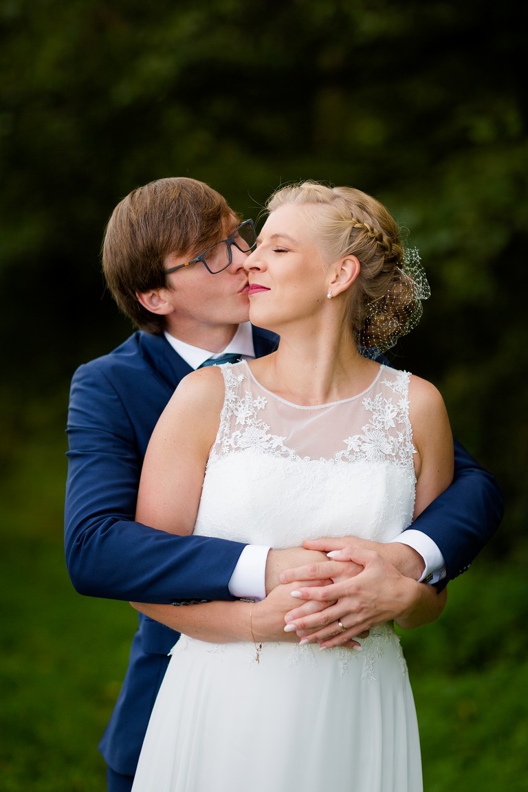 zdjecia slubne zywiec, romantyczny plener slubny, fotograf slubny bielsko, fotograf slubny bielsko, plener slubny w lesie slask, sesja slubna w lesie slask, plener slubny las slask, sesja slubna nad jeziorem slask, fotografia slubna slask, zdjecia slubne slask, fotografia slubna katowice, zdjecia slubne katowice, romantyczna sesja slubna slask, zdjecia slubne bielsko, fotografia slubna bielsko, oryginalny plener slubny, oryginalna sesja slubna, www.magiaobrazu.com, Anna i Jacek Bieniek,