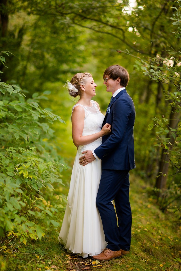 zdjecia slubne zywiec, romantyczny plener slubny, fotograf slubny bielsko, fotograf slubny bielsko, plener slubny w lesie slask, sesja slubna w lesie slask, plener slubny las slask, sesja slubna nad jeziorem slask, fotografia slubna slask, zdjecia slubne slask, fotografia slubna katowice, zdjecia slubne katowice, romantyczna sesja slubna slask, zdjecia slubne bielsko, fotografia slubna bielsko, oryginalny plener slubny, oryginalna sesja slubna, www.magiaobrazu.com, Anna i Jacek Bieniek,