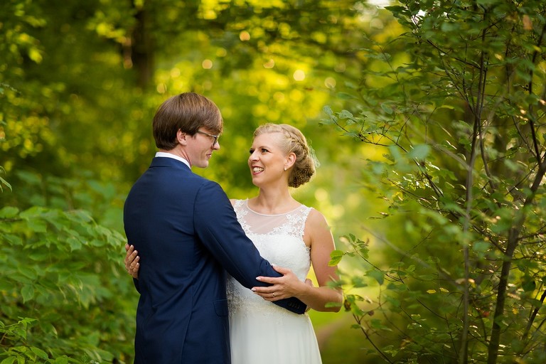 zdjecia slubne zywiec, romantyczny plener slubny, fotograf slubny bielsko, fotograf slubny bielsko, plener slubny w lesie slask, sesja slubna w lesie slask, plener slubny las slask, sesja slubna nad jeziorem slask, fotografia slubna slask, zdjecia slubne slask, fotografia slubna katowice, zdjecia slubne katowice, romantyczna sesja slubna slask, zdjecia slubne bielsko, fotografia slubna bielsko, oryginalny plener slubny, oryginalna sesja slubna, www.magiaobrazu.com, Anna i Jacek Bieniek,