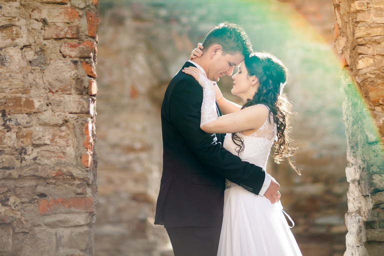 www.magiaobrazu.com, fotografia ślubna, fotografia ślubna bielsko, plener slubny w gorkach; wiosenna sesja slubna, zdjęcia ślubne bielsko, plener ślubny w gorach, zdjecia slubne w ruinach, sesja slubna w ruinach, fotograf ślubny Bielsko, fotografowie ślubni, fotograf śląsk, sesja plenerowa; wiosenny plener ślubny