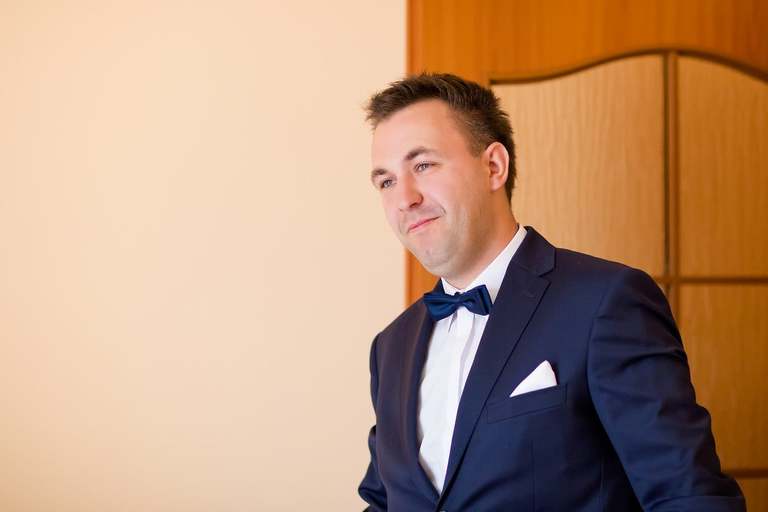 fotografia slubna slask, zdjecia slubne pszczyna, fotograf slubny pszczyna, zdjecia slubne slask, wesele markowy w pszczynie, slub w kosciele w jankowicach, zdjecia slubne katowice, dwoch fotografow na slub, fotografia slubna krakow, plener slubny w dniu slubu, sesja slubna w lesie