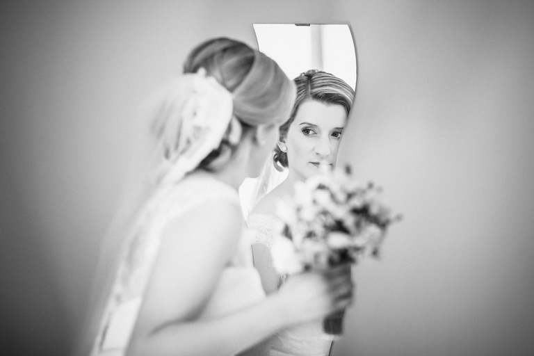 fotografia slubna slask, zdjecia slubne pszczyna, fotograf slubny pszczyna, zdjecia slubne slask, wesele markowy w pszczynie, slub w kosciele w jankowicach, zdjecia slubne katowice, dwoch fotografow na slub, fotografia slubna krakow, plener slubny w dniu slubu, sesja slubna w lesie