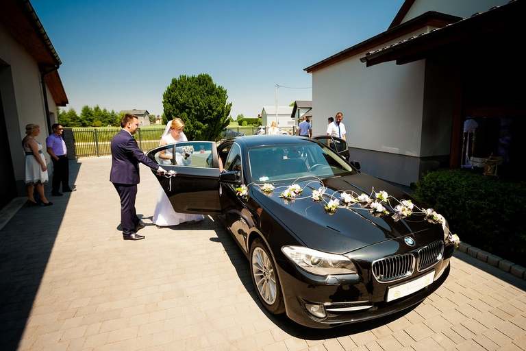 fotografia slubna slask, zdjecia slubne pszczyna, fotograf slubny pszczyna, zdjecia slubne slask, wesele markowy w pszczynie, slub w kosciele w jankowicach, zdjecia slubne katowice, dwoch fotografow na slub, fotografia slubna krakow, plener slubny w dniu slubu, sesja slubna w lesie