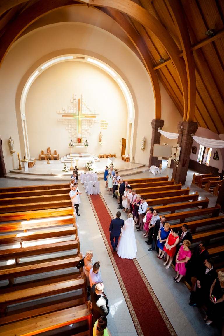 fotografia slubna slask, zdjecia slubne pszczyna, fotograf slubny pszczyna, zdjecia slubne slask, wesele markowy w pszczynie, slub w kosciele w jankowicach, zdjecia slubne katowice, dwoch fotografow na slub, fotografia slubna krakow, plener slubny w dniu slubu, sesja slubna w lesie