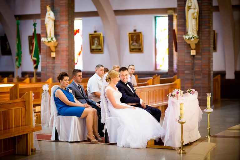 fotografia slubna slask, zdjecia slubne pszczyna, fotograf slubny pszczyna, zdjecia slubne slask, wesele markowy w pszczynie, slub w kosciele w jankowicach, zdjecia slubne katowice, dwoch fotografow na slub, fotografia slubna krakow, plener slubny w dniu slubu, sesja slubna w lesie