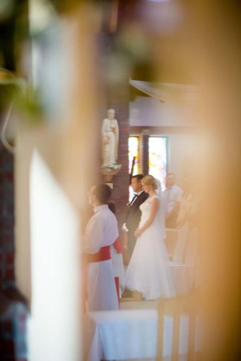 fotografia slubna slask, zdjecia slubne pszczyna, fotograf slubny pszczyna, zdjecia slubne slask, wesele markowy w pszczynie, slub w kosciele w jankowicach, zdjecia slubne katowice, dwoch fotografow na slub, fotografia slubna krakow, plener slubny w dniu slubu, sesja slubna w lesie