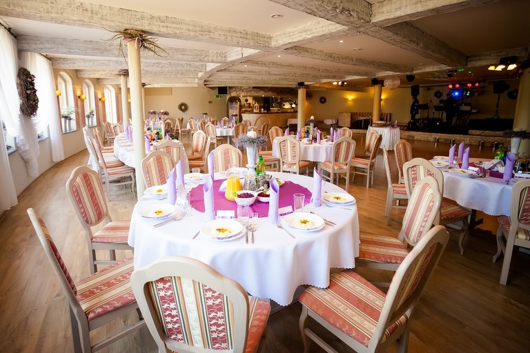 fotografia slubna slask, zdjecia slubne pszczyna, fotograf slubny pszczyna, zdjecia slubne slask, wesele markowy w pszczynie, slub w kosciele w jankowicach, zdjecia slubne katowice, dwoch fotografow na slub, fotografia slubna krakow, plener slubny w dniu slubu, sesja slubna w lesie