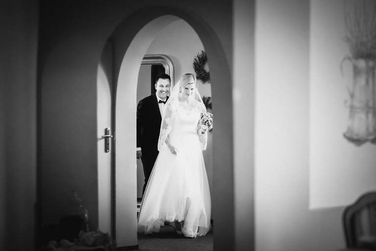 fotografia slubna slask, zdjecia slubne pszczyna, fotograf slubny pszczyna, zdjecia slubne slask, wesele markowy w pszczynie, slub w kosciele w jankowicach, zdjecia slubne katowice, dwoch fotografow na slub, fotografia slubna krakow, plener slubny w dniu slubu, sesja slubna w lesie