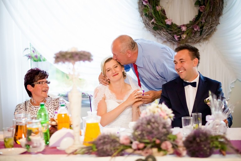 fotografia slubna slask, zdjecia slubne pszczyna, fotograf slubny pszczyna, zdjecia slubne slask, wesele markowy w pszczynie, slub w kosciele w jankowicach, zdjecia slubne katowice, dwoch fotografow na slub, fotografia slubna krakow, plener slubny w dniu slubu, sesja slubna w lesie