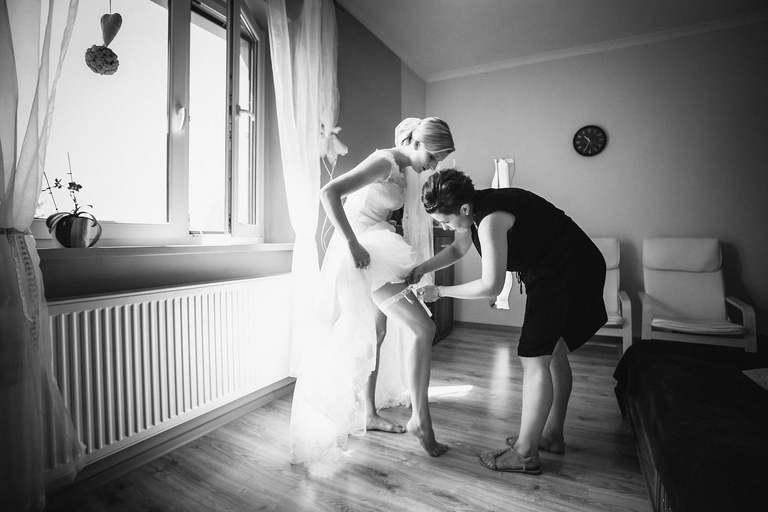 fotografia slubna slask, zdjecia slubne pszczyna, fotograf slubny pszczyna, zdjecia slubne slask, wesele markowy w pszczynie, slub w kosciele w jankowicach, zdjecia slubne katowice, dwoch fotografow na slub, fotografia slubna krakow, plener slubny w dniu slubu, sesja slubna w lesie