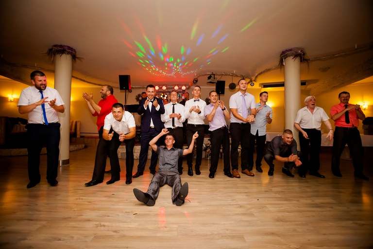 fotografia slubna slask, zdjecia slubne pszczyna, fotograf slubny pszczyna, zdjecia slubne slask, wesele markowy w pszczynie, slub w kosciele w jankowicach, zdjecia slubne katowice, dwoch fotografow na slub, fotografia slubna krakow, plener slubny w dniu slubu, sesja slubna w lesie