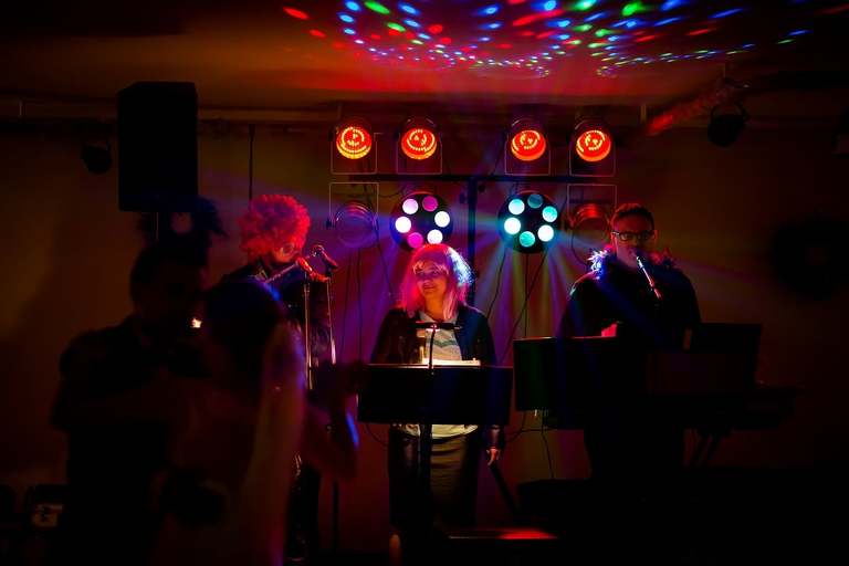 fotografia slubna slask, zdjecia slubne pszczyna, fotograf slubny pszczyna, zdjecia slubne slask, wesele markowy w pszczynie, slub w kosciele w jankowicach, zdjecia slubne katowice, dwoch fotografow na slub, fotografia slubna krakow, plener slubny w dniu slubu, sesja slubna w lesie