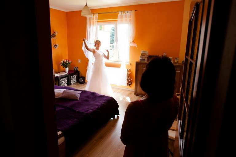 fotografia slubna slask, zdjecia slubne pszczyna, fotograf slubny pszczyna, zdjecia slubne slask, wesele markowy w pszczynie, slub w kosciele w jankowicach, zdjecia slubne katowice, dwoch fotografow na slub, fotografia slubna krakow, plener slubny w dniu slubu, sesja slubna w lesie