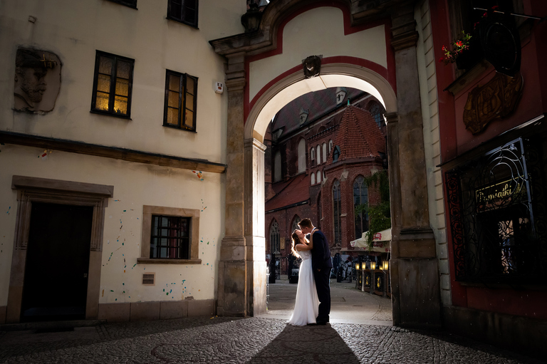 fotografia slubna opole, zdjecia slubne opole, plener slubny wroclaw, sesja slubna we wroclawiu, miejska sesja slubna wroclaw, fotografia slubna opolskie, zdjecia slubne opole, www.magiaobrazu.com, fotograf slubny bielsko, fotograf slubny slask, zdjecia slubne czechowice, Anna i Jacek Bieniek, dwoch fotografow na slub, zdjecia slubne slask, zdjecia slubne bielsko, fotografia slubna bielsko, fotograf czechowice, plener slubny w bielsku, sesja slubna bielsko