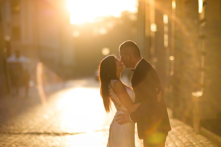 plener slubny na rynku w krakowie, fotograf na slub krakow, fotografia slubna krakow, zdjecia slubne krakow, fotograf slubny krakow, fotograf weselny krakow, zdjecia slubne slask, fotografia slubna slask, fotograf na slub slask, sesja slubna na krakowskim rynku, sesja slubna o swicie, zdjecia slubne bielsko, fotografia slubna bielsko, zdjecia slubne wadowice, fotografia slubna wadowice, plener slubny o swicie, dwoch fotografow na slub, zdjecia slubne cieszyn, sesja slubna na wawelu, plener slubny wawel, fotografia slubna cieszyn