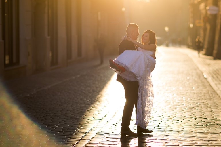 plener slubny na rynku w krakowie, fotograf na slub krakow, fotografia slubna krakow, zdjecia slubne krakow, fotograf slubny krakow, fotograf weselny krakow, zdjecia slubne slask, fotografia slubna slask, fotograf na slub slask, sesja slubna na krakowskim rynku, sesja slubna o swicie, zdjecia slubne bielsko, fotografia slubna bielsko, zdjecia slubne wadowice, fotografia slubna wadowice, plener slubny o swicie, dwoch fotografow na slub, zdjecia slubne cieszyn, sesja slubna na wawelu, plener slubny wawel, fotografia slubna cieszyn