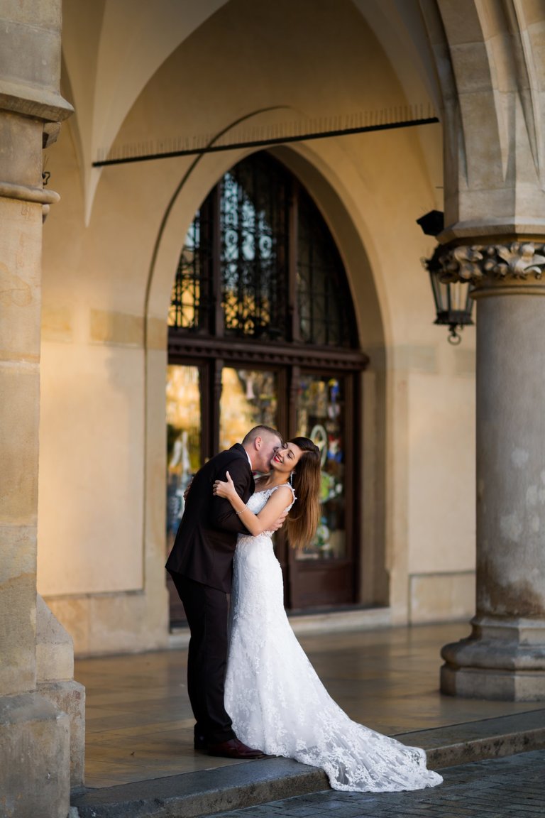 plener slubny na rynku w krakowie, fotograf na slub krakow, fotografia slubna krakow, zdjecia slubne krakow, fotograf slubny krakow, fotograf weselny krakow, zdjecia slubne slask, fotografia slubna slask, fotograf na slub slask, sesja slubna na krakowskim rynku, sesja slubna o swicie, zdjecia slubne bielsko, fotografia slubna bielsko, zdjecia slubne wadowice, fotografia slubna wadowice, plener slubny o swicie, dwoch fotografow na slub, zdjecia slubne cieszyn, sesja slubna na wawelu, plener slubny wawel, fotografia slubna cieszyn