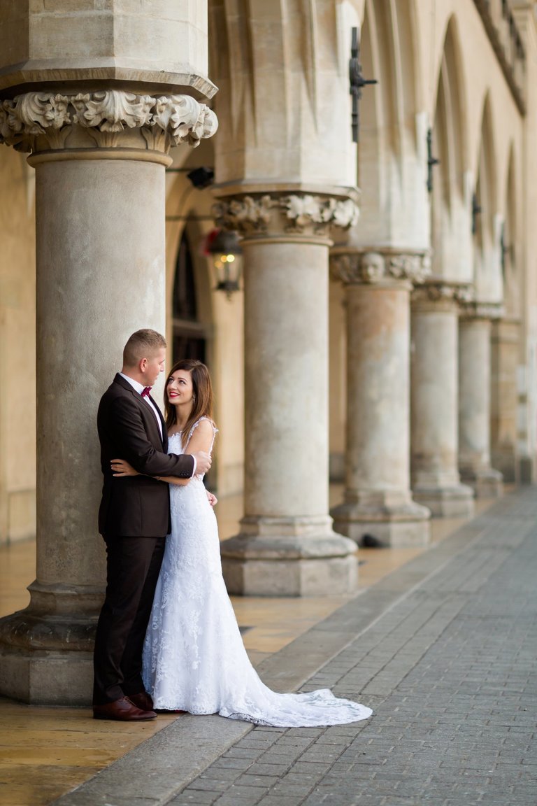 plener slubny na rynku w krakowie, fotograf na slub krakow, fotografia slubna krakow, zdjecia slubne krakow, fotograf slubny krakow, fotograf weselny krakow, zdjecia slubne slask, fotografia slubna slask, fotograf na slub slask, sesja slubna na krakowskim rynku, sesja slubna o swicie, zdjecia slubne bielsko, fotografia slubna bielsko, zdjecia slubne wadowice, fotografia slubna wadowice, plener slubny o swicie, dwoch fotografow na slub, zdjecia slubne cieszyn, sesja slubna na wawelu, plener slubny wawel, fotografia slubna cieszyn