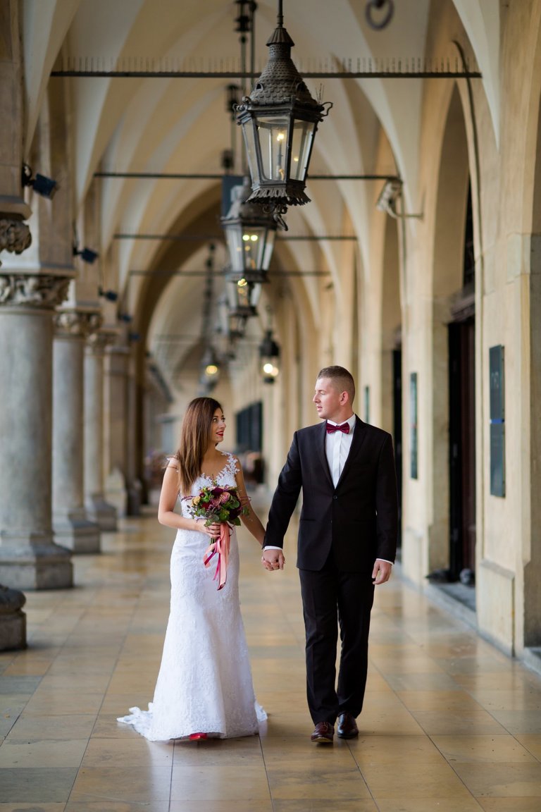 plener slubny na rynku w krakowie, fotograf na slub krakow, fotografia slubna krakow, zdjecia slubne krakow, fotograf slubny krakow, fotograf weselny krakow, zdjecia slubne slask, fotografia slubna slask, fotograf na slub slask, sesja slubna na krakowskim rynku, sesja slubna o swicie, zdjecia slubne bielsko, fotografia slubna bielsko, zdjecia slubne wadowice, fotografia slubna wadowice, plener slubny o swicie, dwoch fotografow na slub, zdjecia slubne cieszyn, sesja slubna na wawelu, plener slubny wawel, fotografia slubna cieszyn