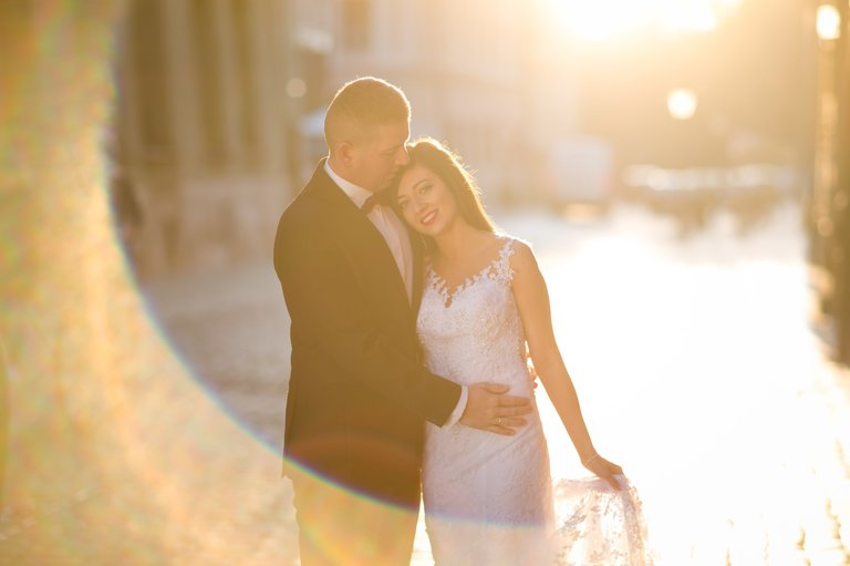 plener slubny na rynku w krakowie, fotograf na slub krakow, fotografia slubna krakow, zdjecia slubne krakow, fotograf slubny krakow, fotograf weselny krakow, zdjecia slubne slask, fotografia slubna slask, fotograf na slub slask, sesja slubna na krakowskim rynku, sesja slubna o swicie, zdjecia slubne bielsko, fotografia slubna bielsko, zdjecia slubne wadowice, fotografia slubna wadowice, plener slubny o swicie, dwoch fotografow na slub, zdjecia slubne cieszyn, sesja slubna na wawelu, plener slubny wawel, fotografia slubna cieszyn