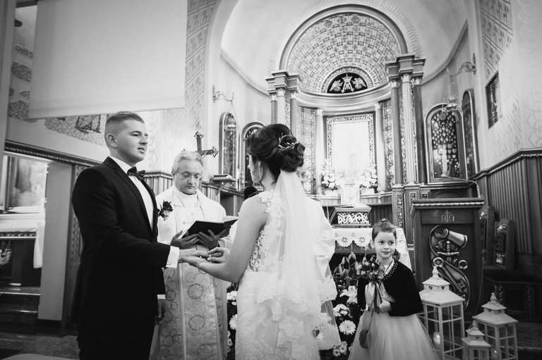 fotografia slubna szczyrk, zdjecia slubne szczyrk, slub w kosciele na gorce w szczyrku, wesele w sali balowej pod skrzycznem, sala balowa pod skrzycznem szczyrk, kosciol na gorce szczyrk, wesele pod skrzycznem szczyrk, fotograf slubny zakopane, zdjecia slubne zakopane, fotografia slubna zakopane, zdjecia slubne bielsko, fotograf slubny bielsko, fotografia slubna cieszyn, www.magiaobrazu.com, zdjecia slubne bielsko, fotografia slubna slask, zdjecia slubne zywiec, zdjecia slubne cieszyn, dwoch fotografow na slub, zdjecia slubne slask,